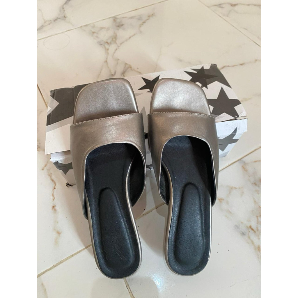 PRELOVED SANDAL HEELS WANITA