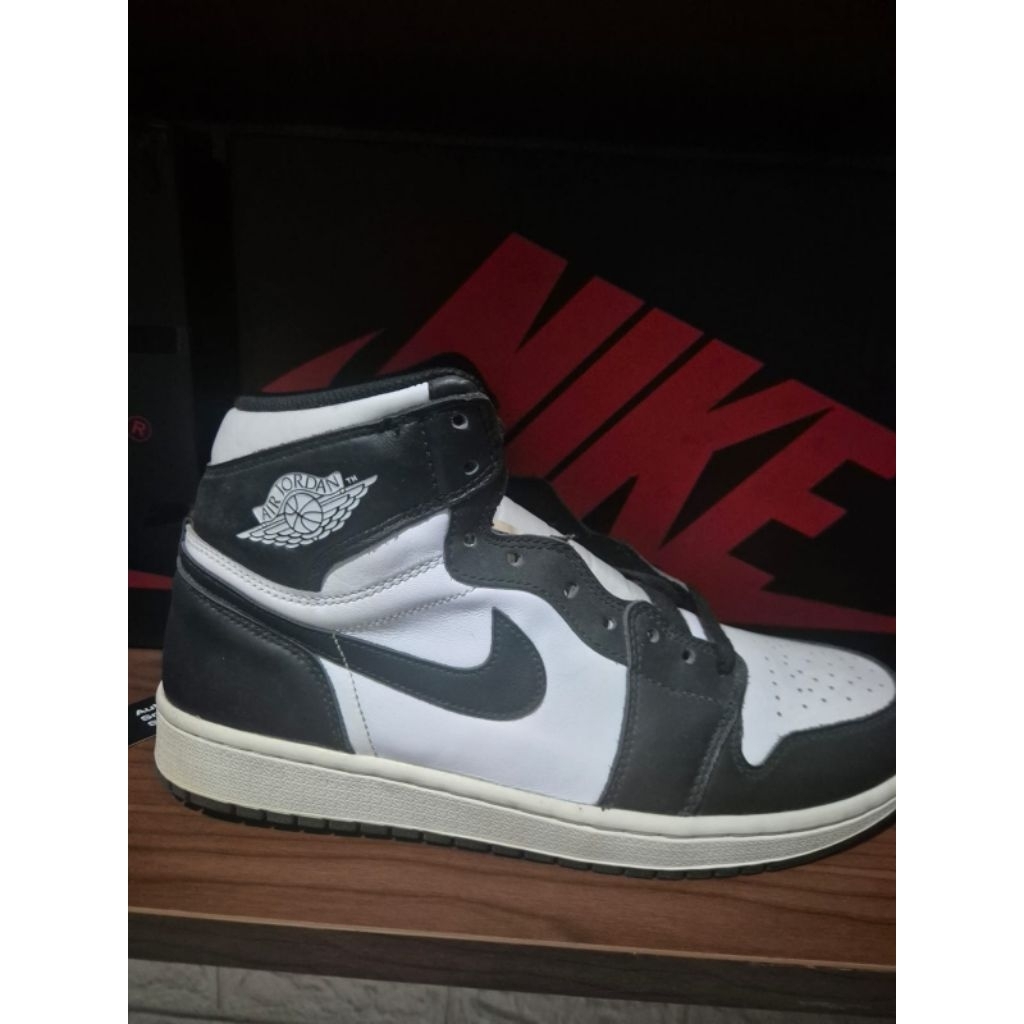 Nike Air Jordan 1 Retro High OG dalam varian warna "Panda ( 100% Original )