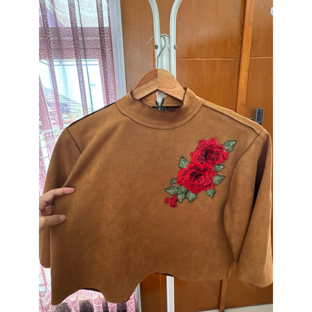 PRELOVED - atasan bludru