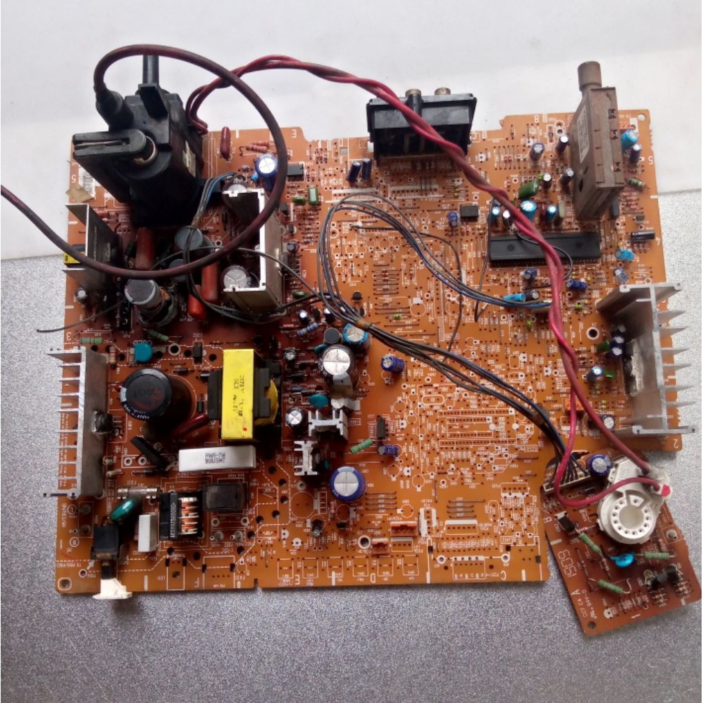 mesin tv LG slim 21inch,komponen lengkap,cabutan blm test/gambling