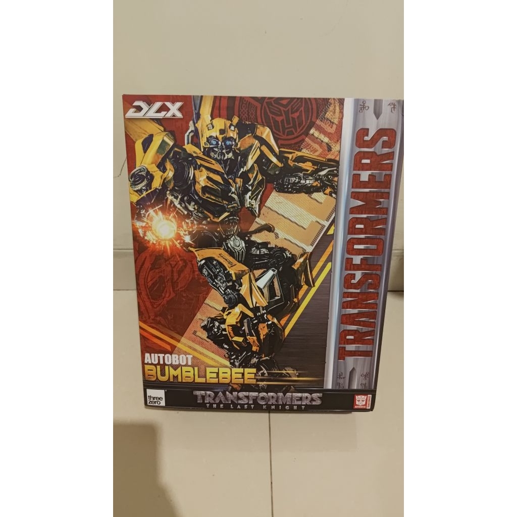 ThreezeroDLXBumblebeeTheLastKnight