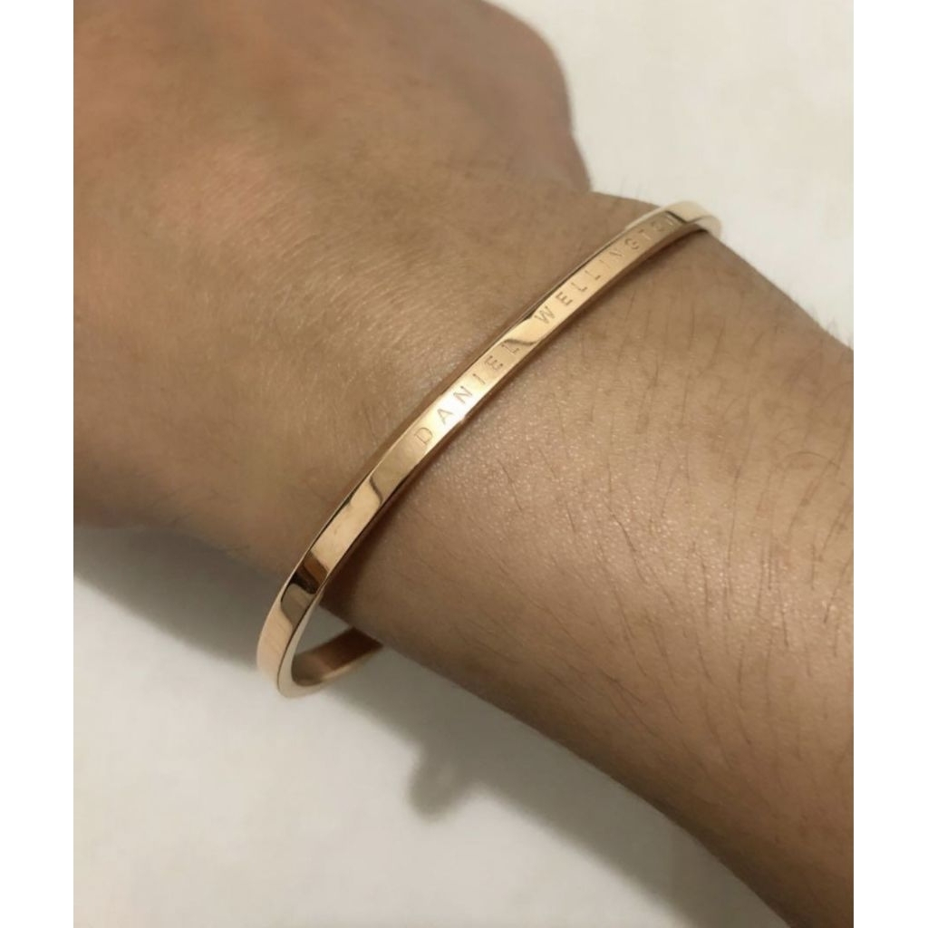 Preloved Gelang Daniel Wellington cuff gold