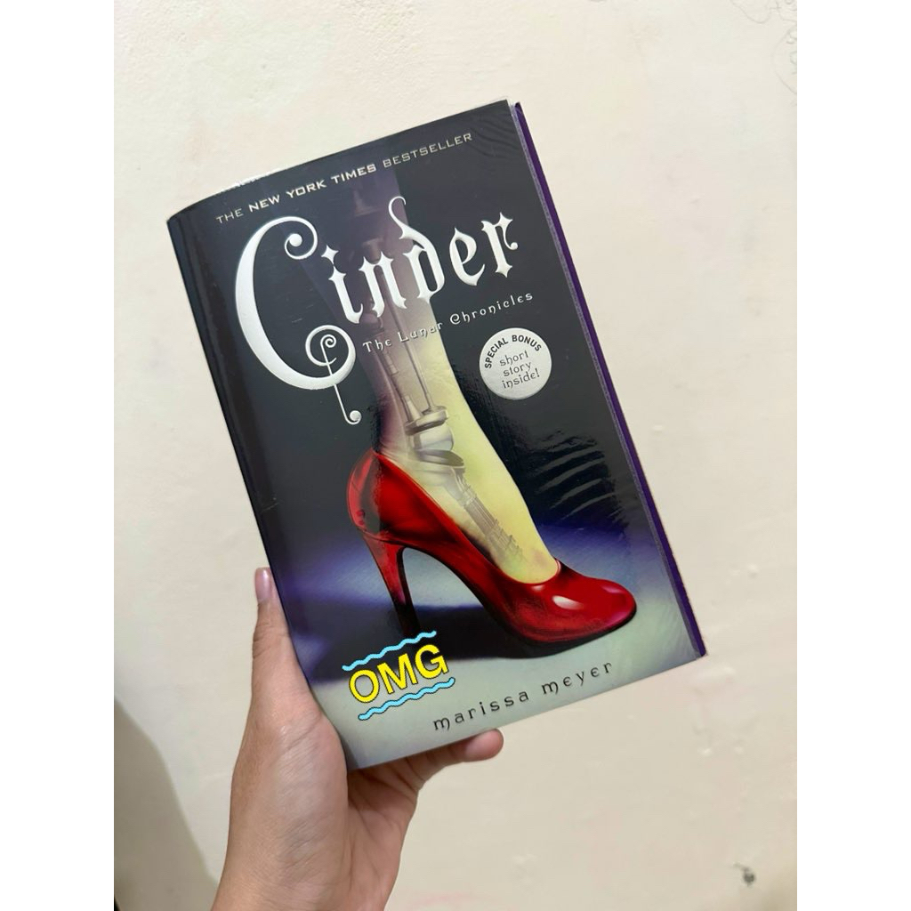 Cinder by Marissa Meyer