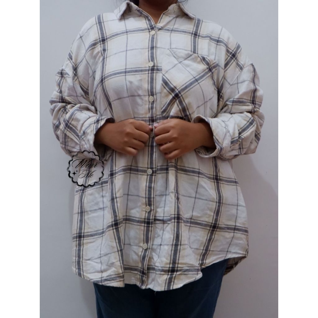 HnM Kemeja Flanel Kotak-Kotak Putih Size XL