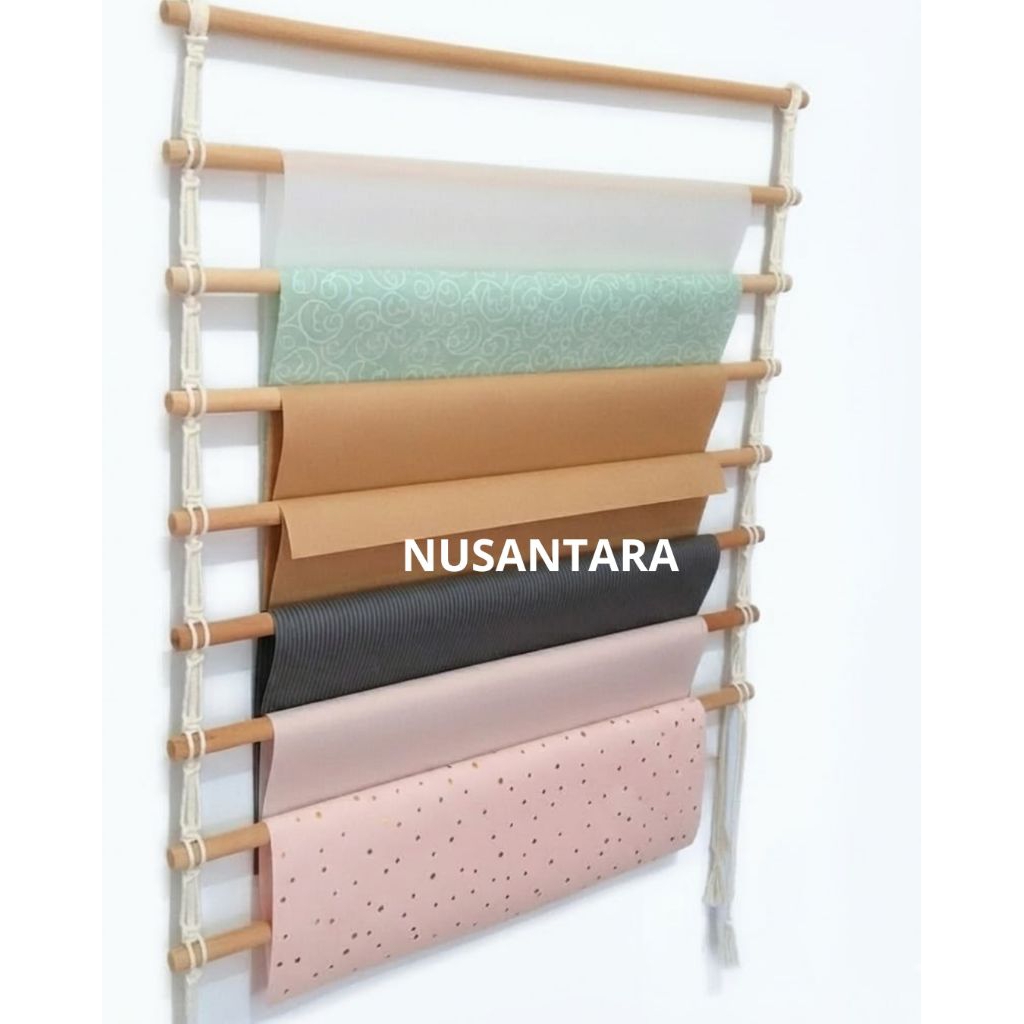 Rak Gantungan Kertas Cellophane Kayu 75cm 10 susun