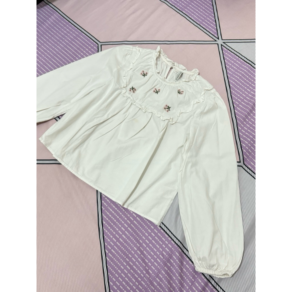 Preloved Blouse Colorbox Embroidery Flower size M