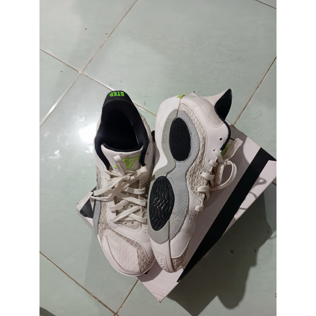 Sepatu basket air jordan
