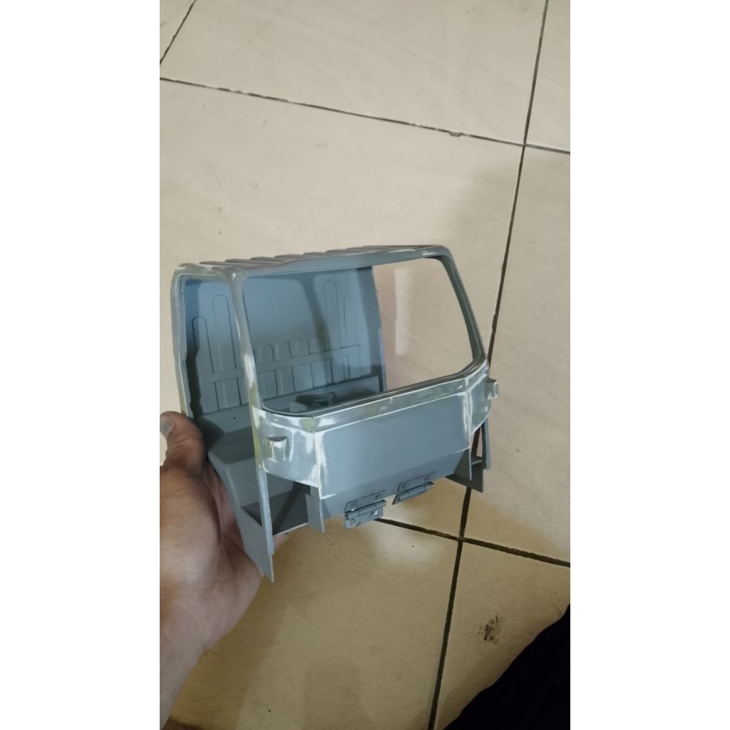 kabin miniatur truk giga skala 12