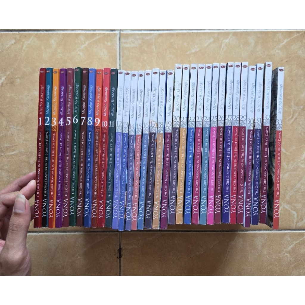 Komik Yona the Girl standing in the Blush of Dawn 1-33 (Like New Condition)