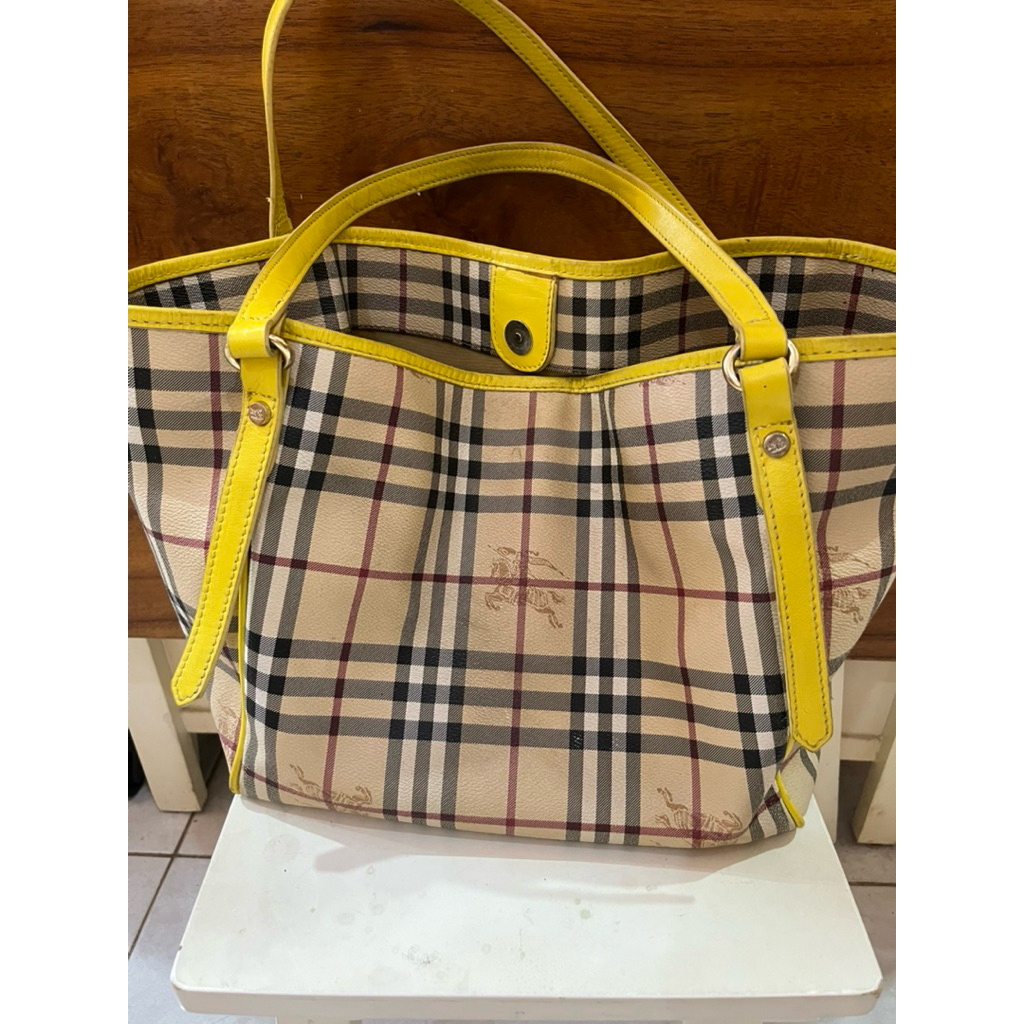 Tas Burberry Authentic: Burberry Haymarket Check Yellow Trim Shoulder Bag