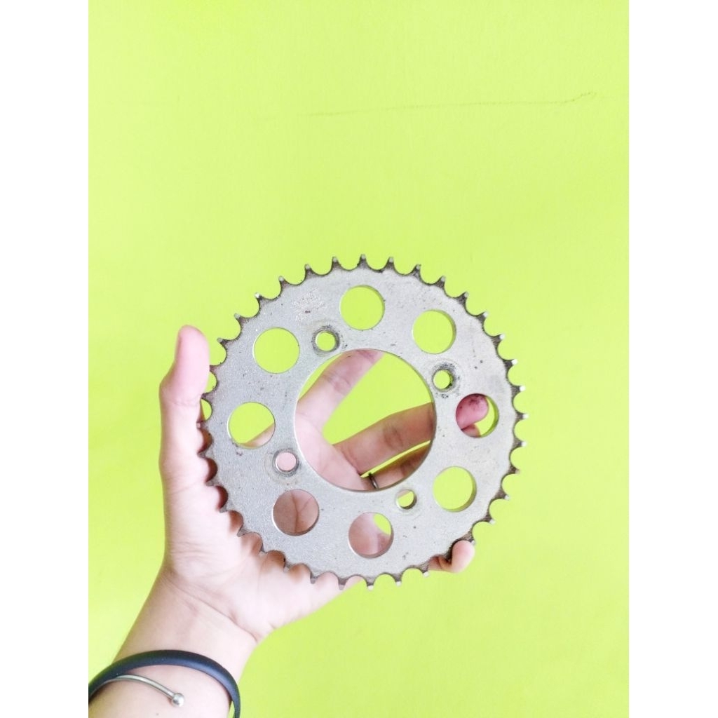 Gear set rantai Triple SSS bekas di pasang di motor GL 100