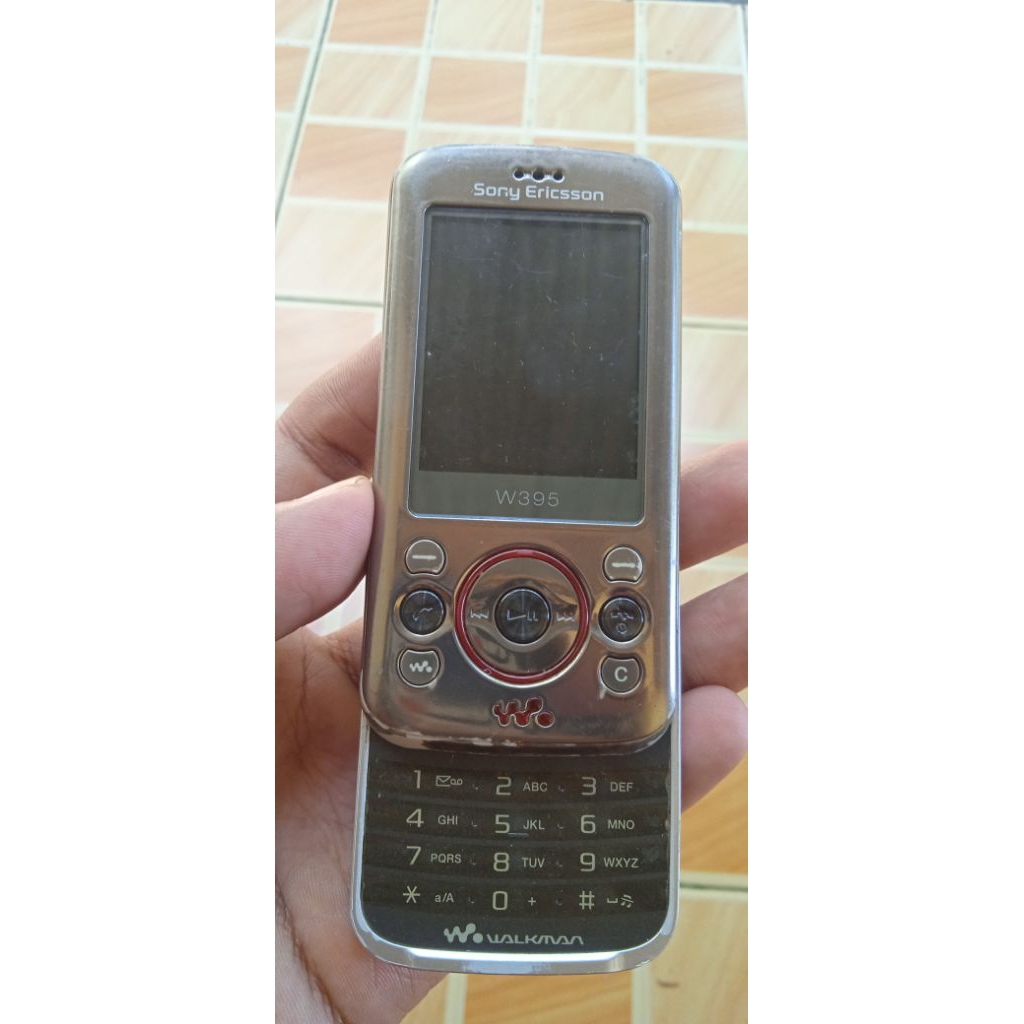 Sony Ericsson W395