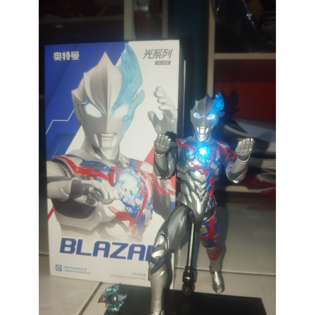 ZD Toys Ultraman Blazar