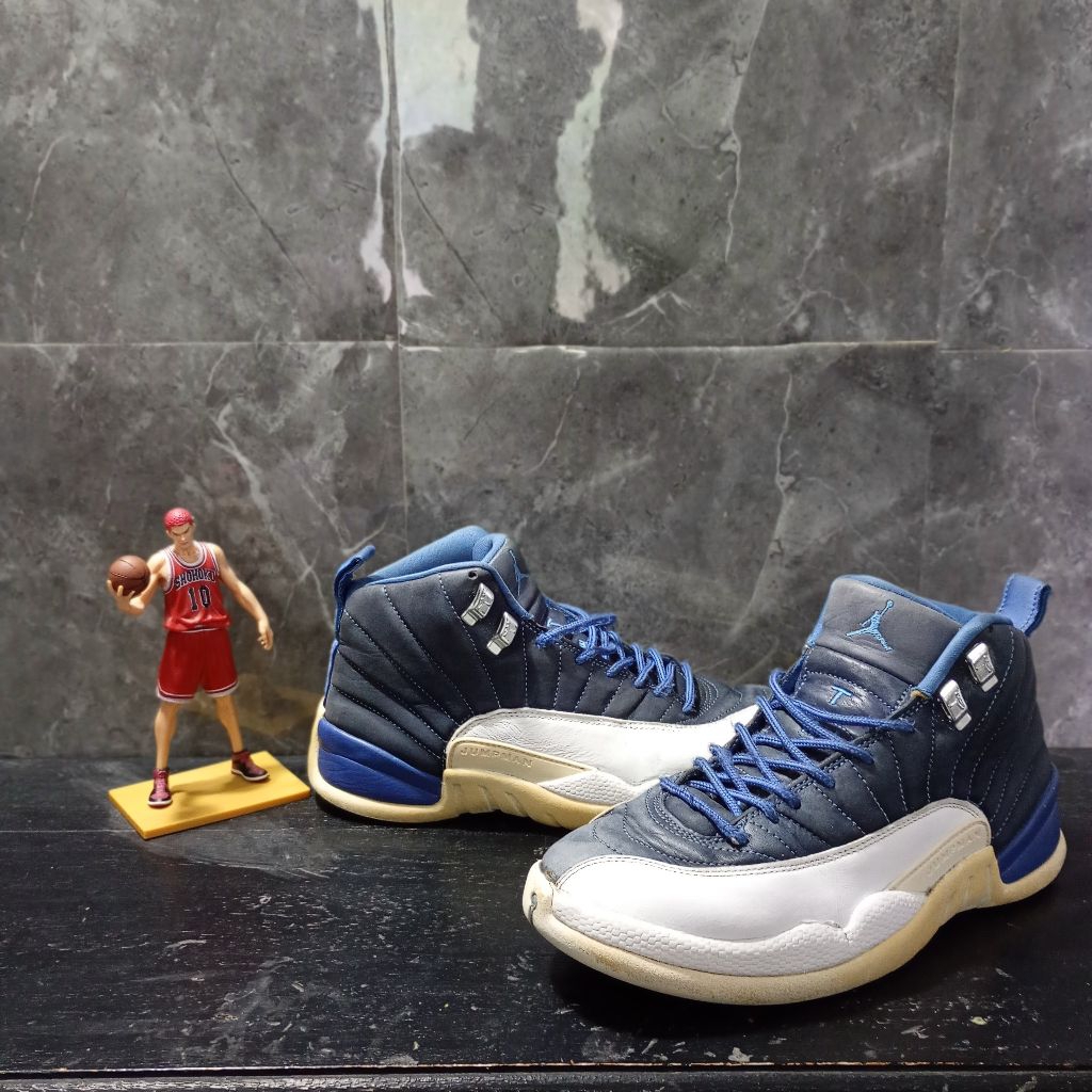 Nike Air Jordan 12 Retro ukuran 41 ( insol 26cm )