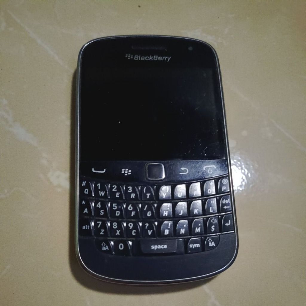 BlackBerry Bold 9900 bahan/gambling