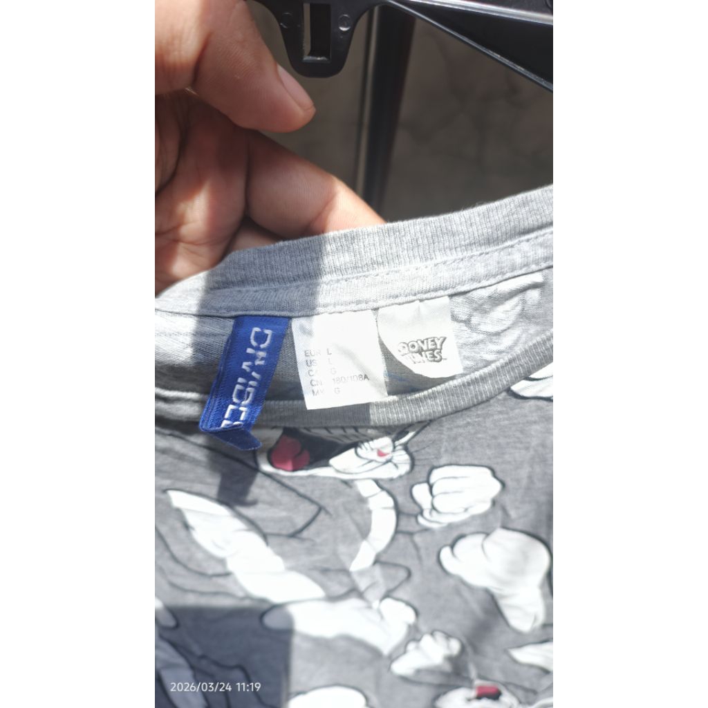 Kaos HnM x Looney tunes full print