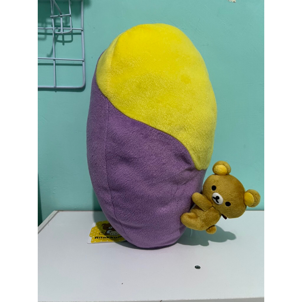 Boneka rilakkuma pegang ubi sanX boneka rila sanX unik rila lucu