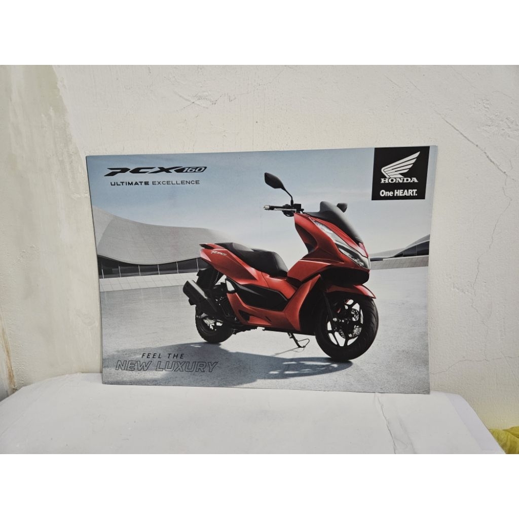 brosur katalog motor honda pcx 2023 leaflet