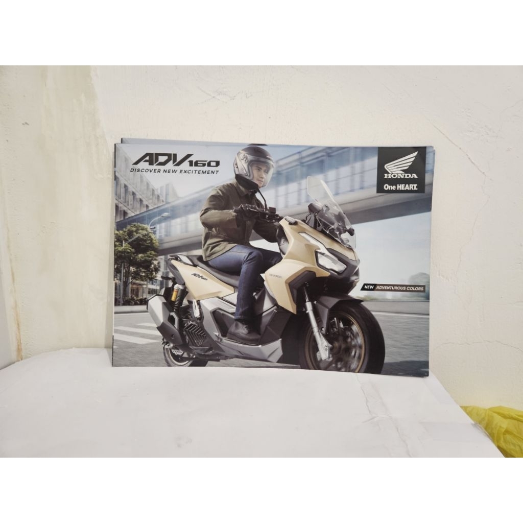brosur katalog motor honda adv 160 2024 leaflet