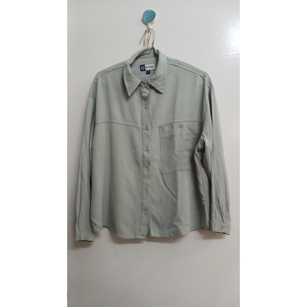 PRELOVED kemeja * NEVADA *