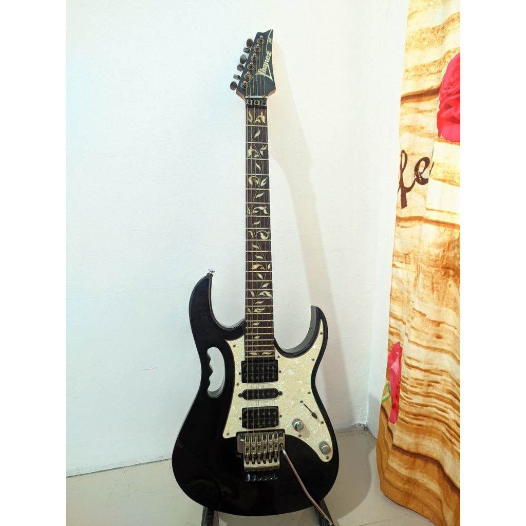 ibanez jem flower custom HQ edge 3