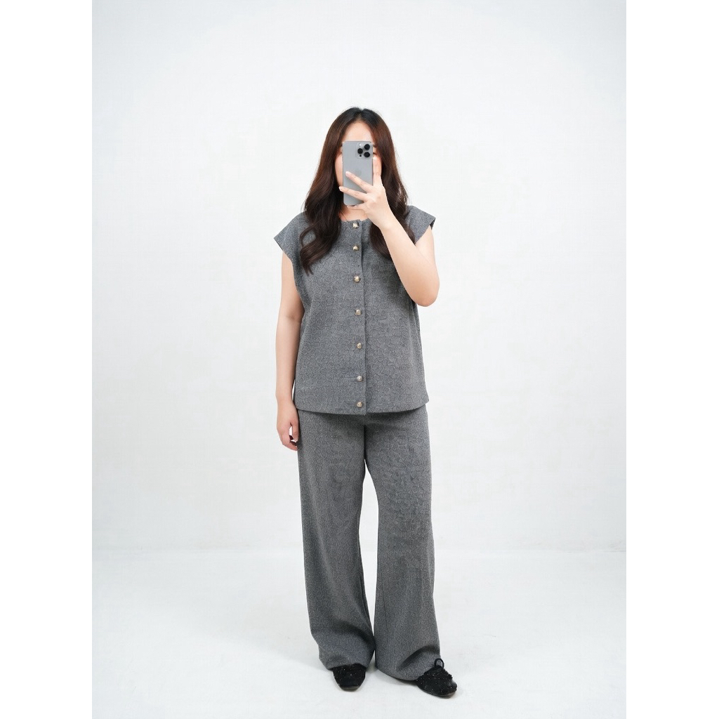 preloved one set knit this is april