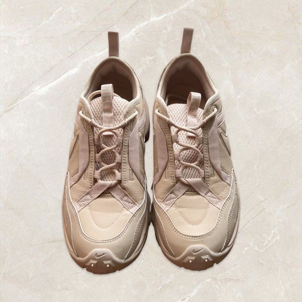 PRELOVED NIKE TC 7900 Size 39 (Sand Drift)