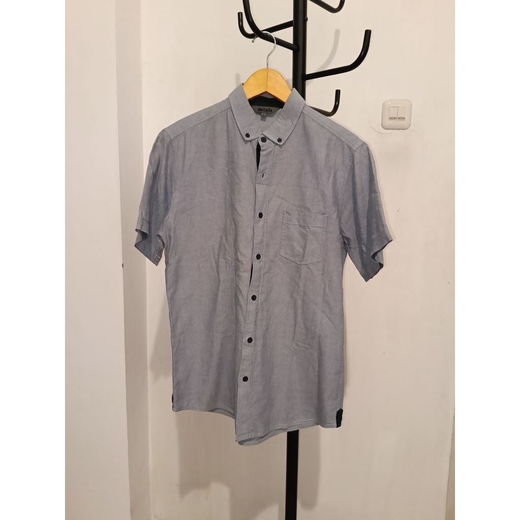 preloved second kemeja laki laki lengan pendek
minus kerah rada kuning dikit

tinggi baju pundak ke 