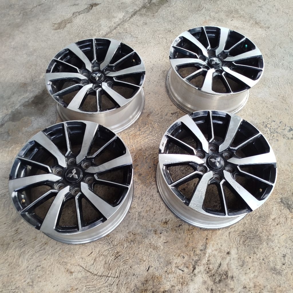 velg pajero dakar 2018 R18 pcd 6x139 original