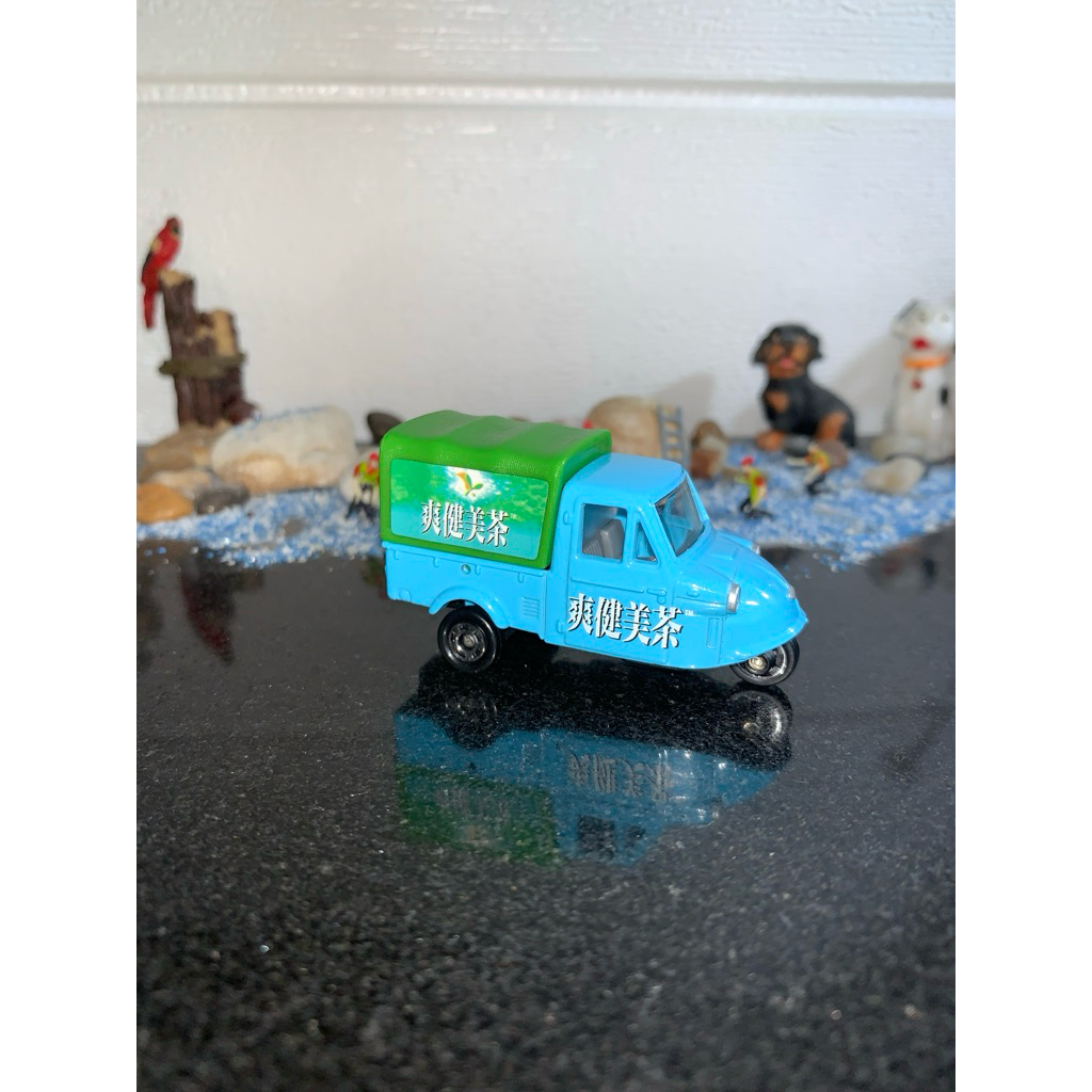 TOMY TOMICA DAIHATSU MIDGET