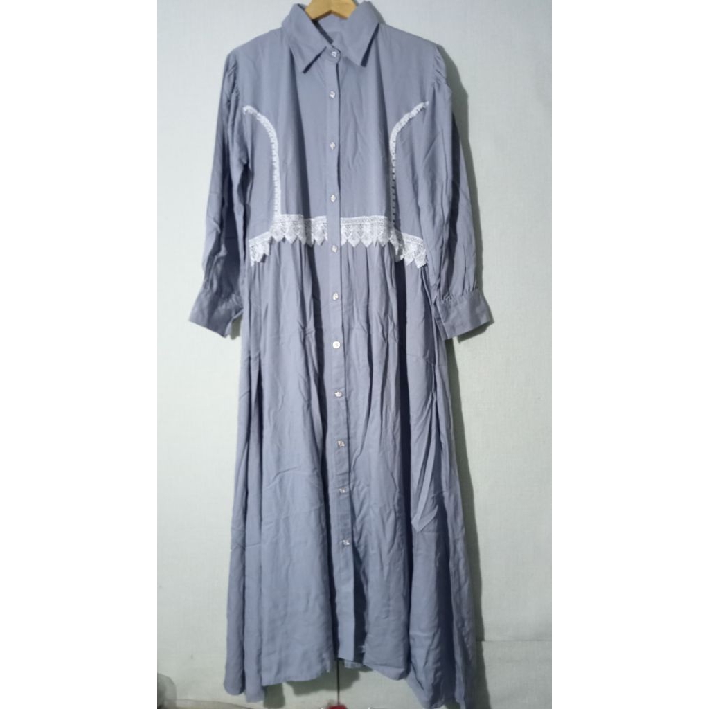 Gamis Rayon Twill Abu Muda Renda Putih