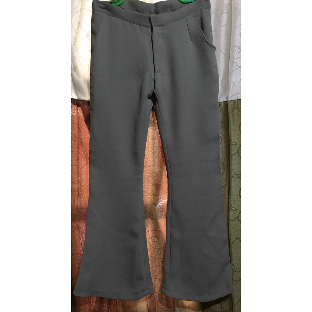 PRELOVED CELANA CUTBRAY WANITA