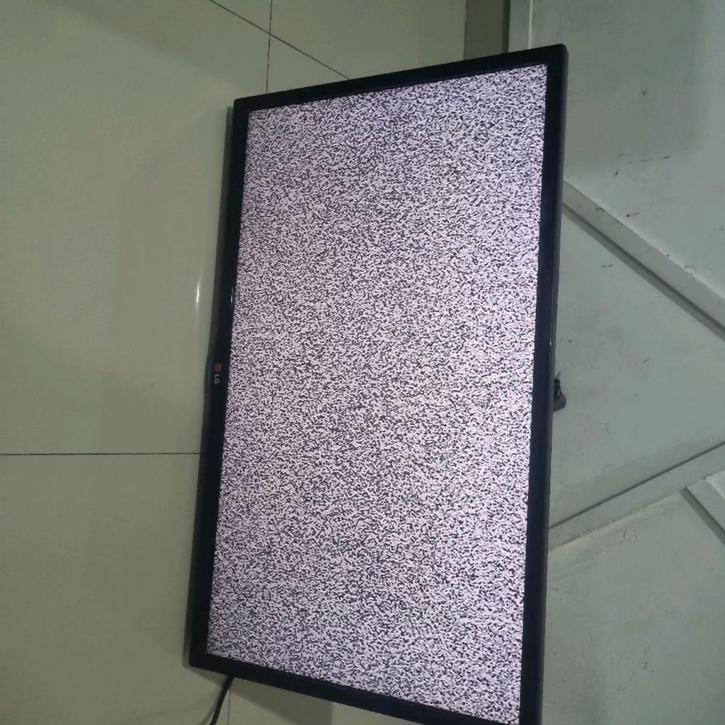 LG TV 32LN5100 Layar LCD 32 Inch Preloved Bekas Second