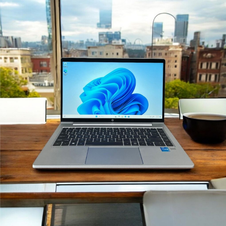 LAPTOP HP PROBOOK 440 G8 I3 GEN 11 RAM 4GB SSD 256GB BERGARANSi