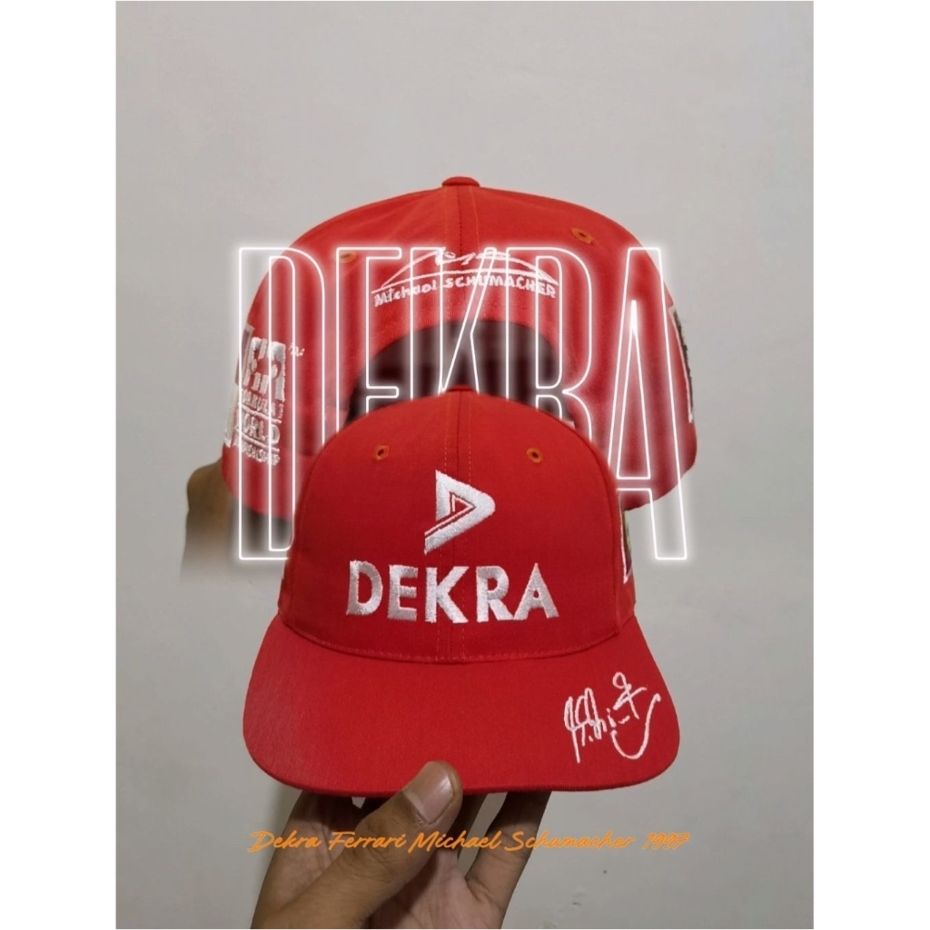 Topi F1 Michael Schumacher Collection 1997 FIA F1 Dekra Ferrari Team