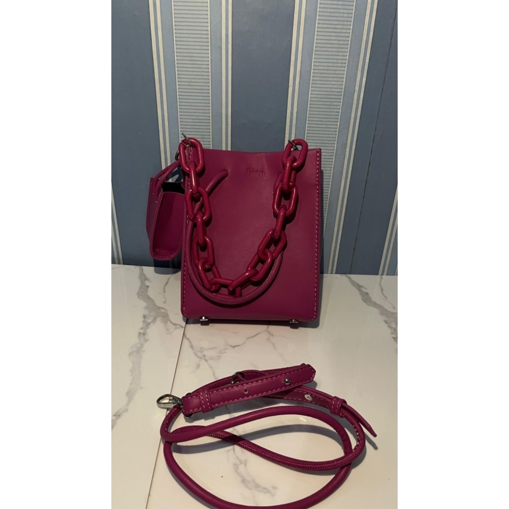 PRELOVED Tas Bien Sling Bag