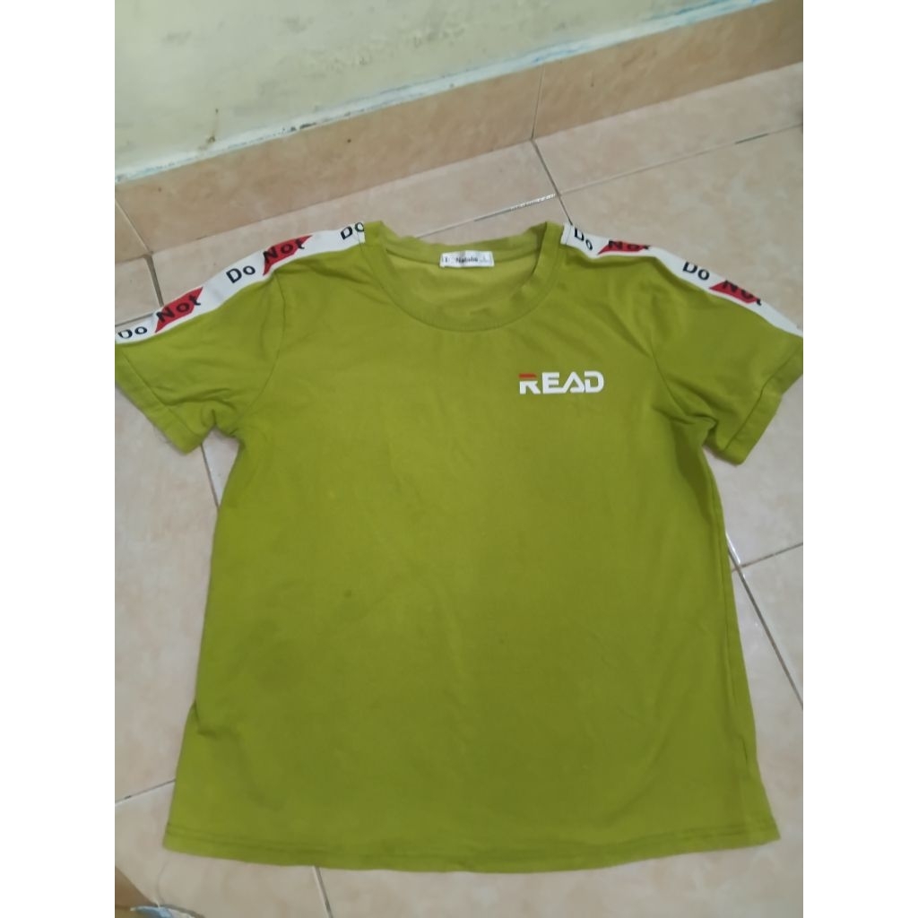 Preloved kaos wanita hijau alpukat