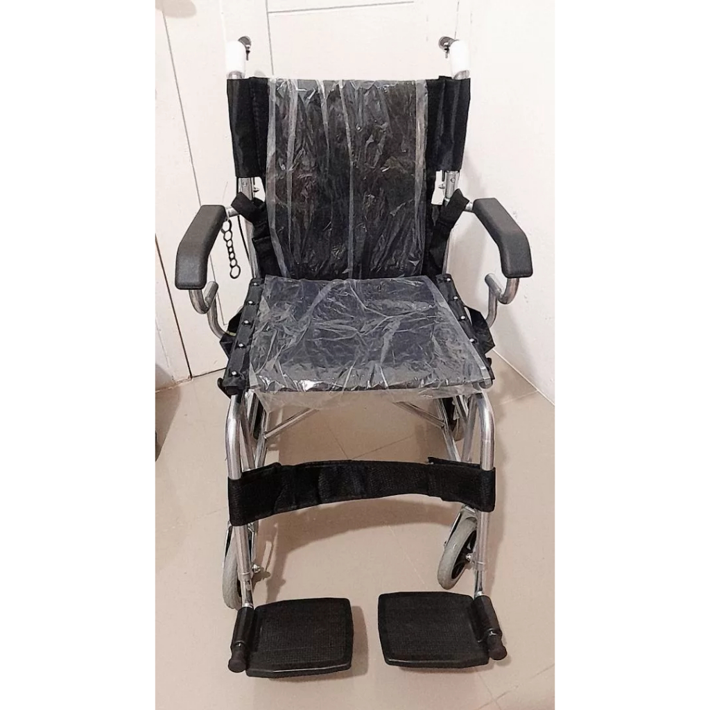Kursi roda medis / Kursi Roda Medis Wheel Chair / Kursi Roda Lipat Portable batam