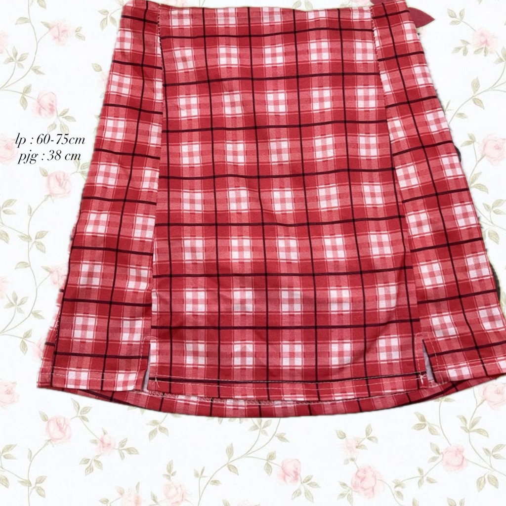 Mini Red Tartan Skirt, Rok pendek kotak kotak
