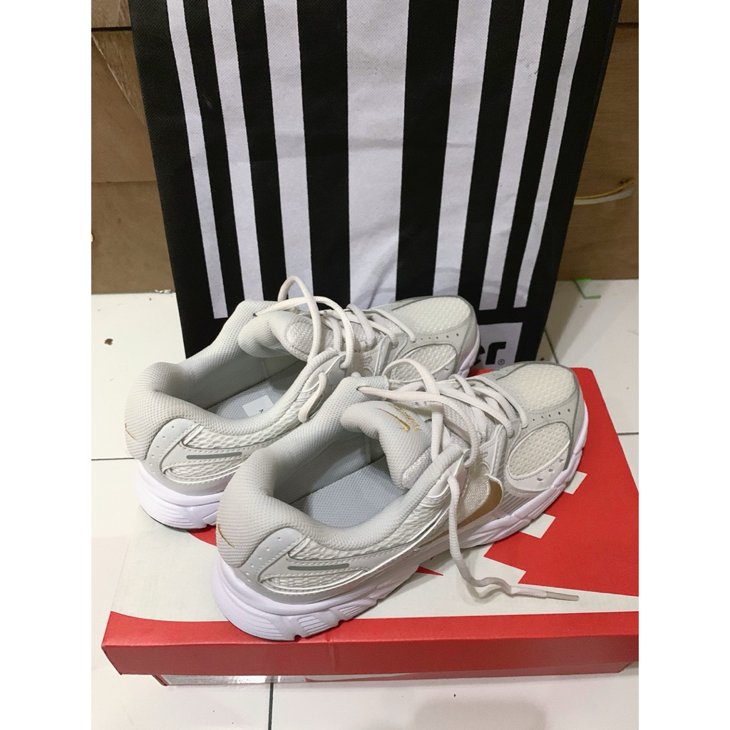 PRELOVED SEPATU PRIBADI // SEPATU NIKE // SEPATU PUTIH