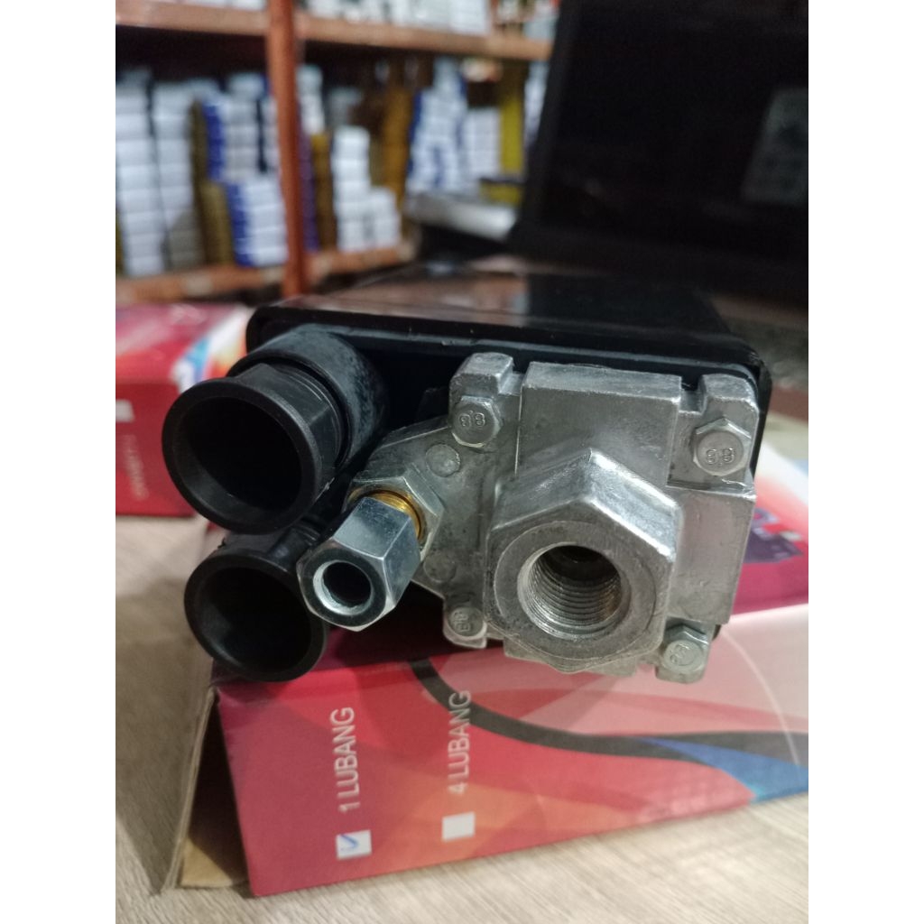 Otomatis kompresor angin ukuran 1/4" lubang 1 sma lubang 4