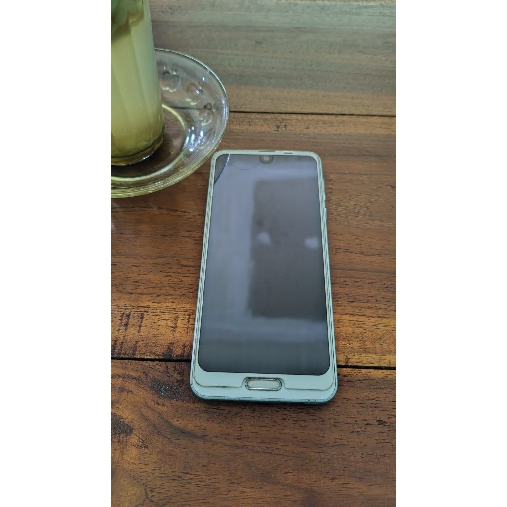 SHARP Aquos R2 SHV42