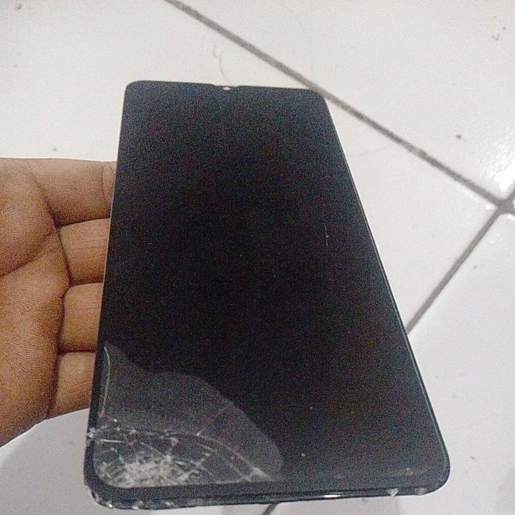 lcd oppo a77s minus retak pojok kiri bawah copotan ori, belum tested  jual gamling aja