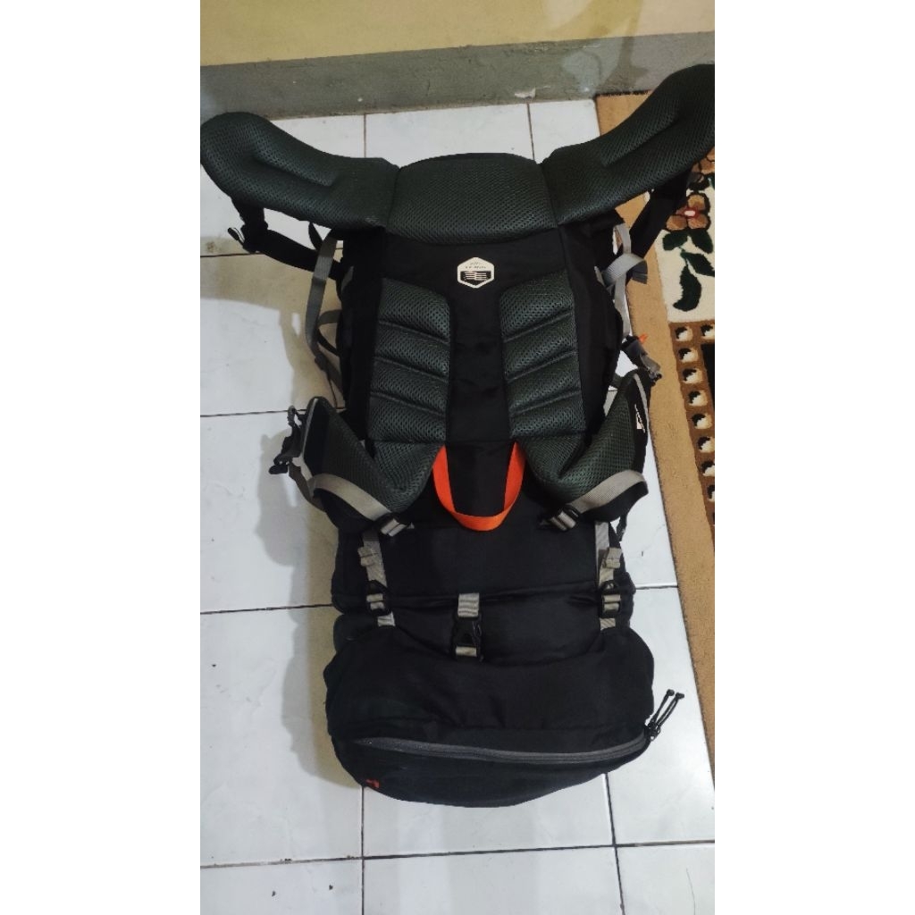 Tas Gunung Karier/Carier Merk Eiger Rhinos 60 Liter + Raincover