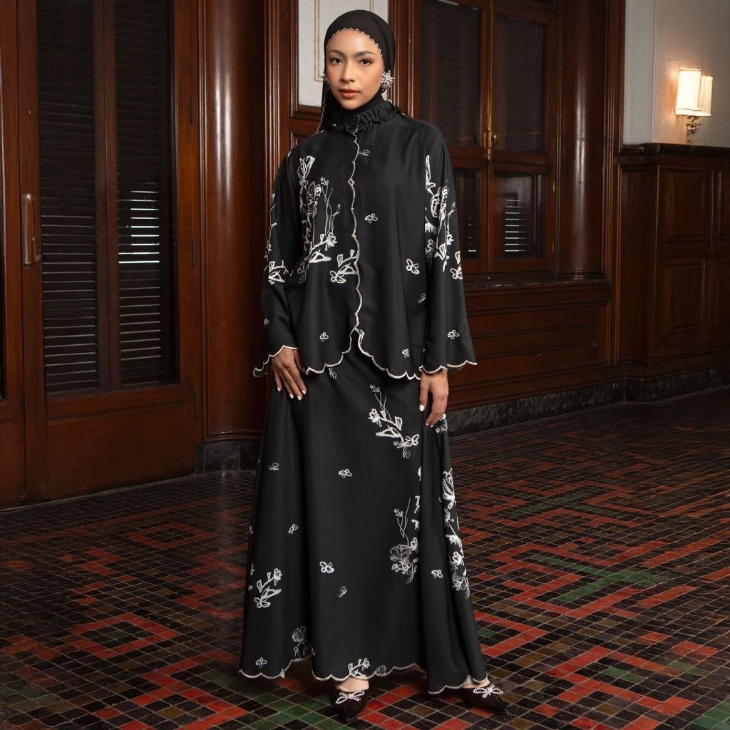 (PRELOVED) Lozy Hijab - Linea Set Series Lozy Hijab x Lesti