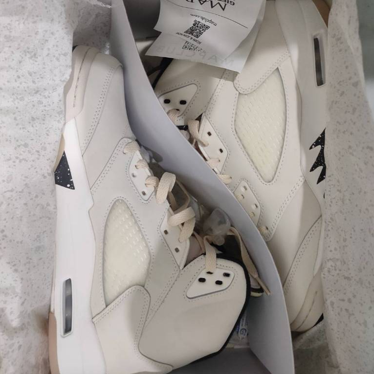 NIKE AIR JORDAN 5 RETRO SE | SIZE 44 (BARU ORIGINAL)