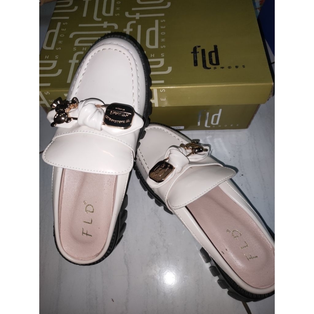 SEPATU WANITA FLD ORIGINAL