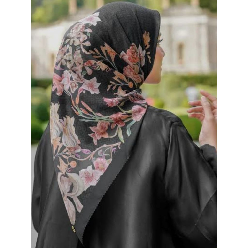 BS Buttonscarves Special Edition - New - Farra Scarves Voile - Black Petunia