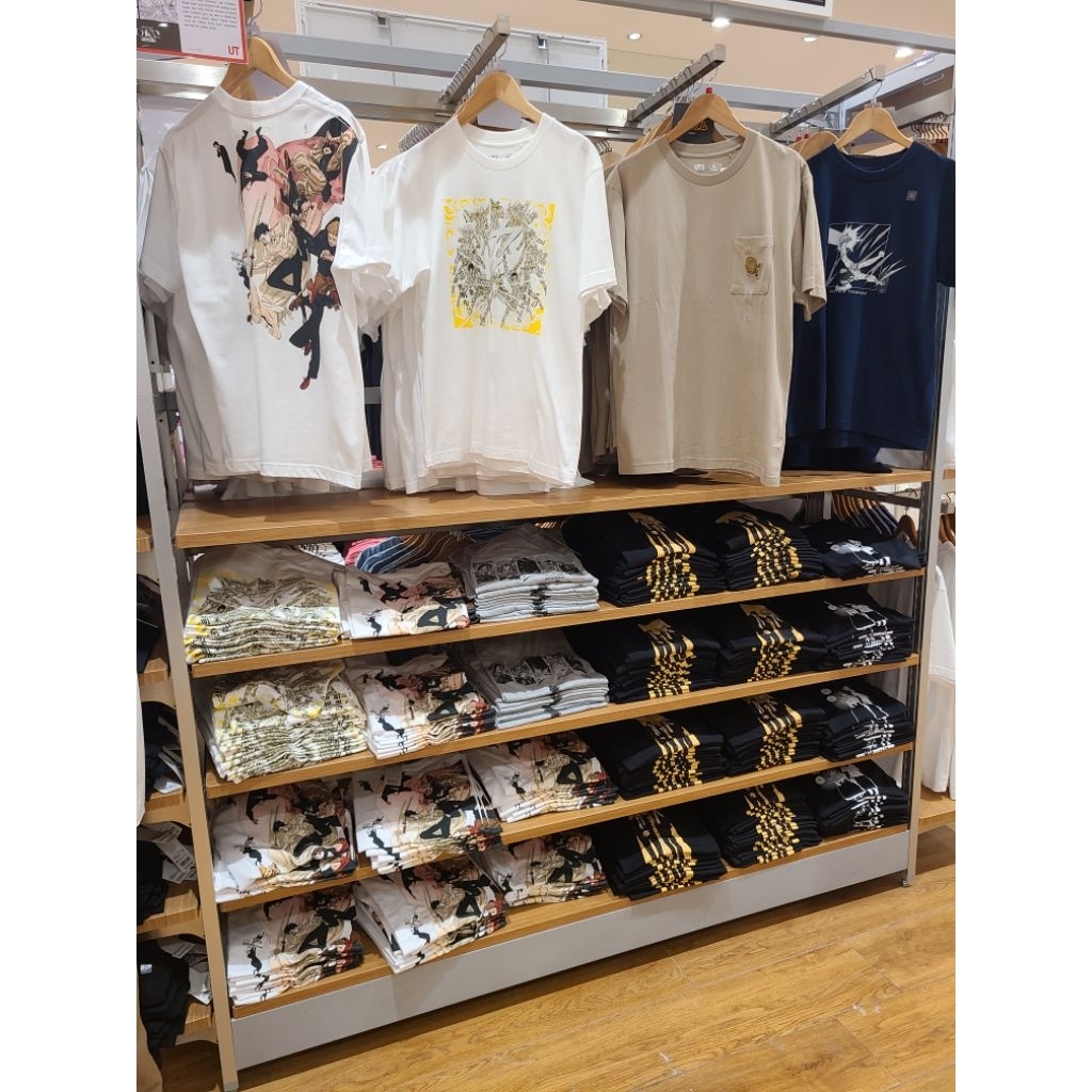 UNIQLO Kaos Tshirt UT Manga Shueisha 100th Jujutsu Kaisen / Hunter x Hunter/ Tsubasa / Kingdom Origi