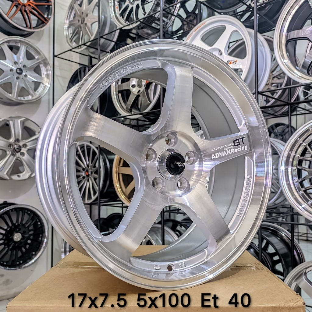 Velg Advan Gt R17 Pcd 5x100 lebar 7.5 Et 40